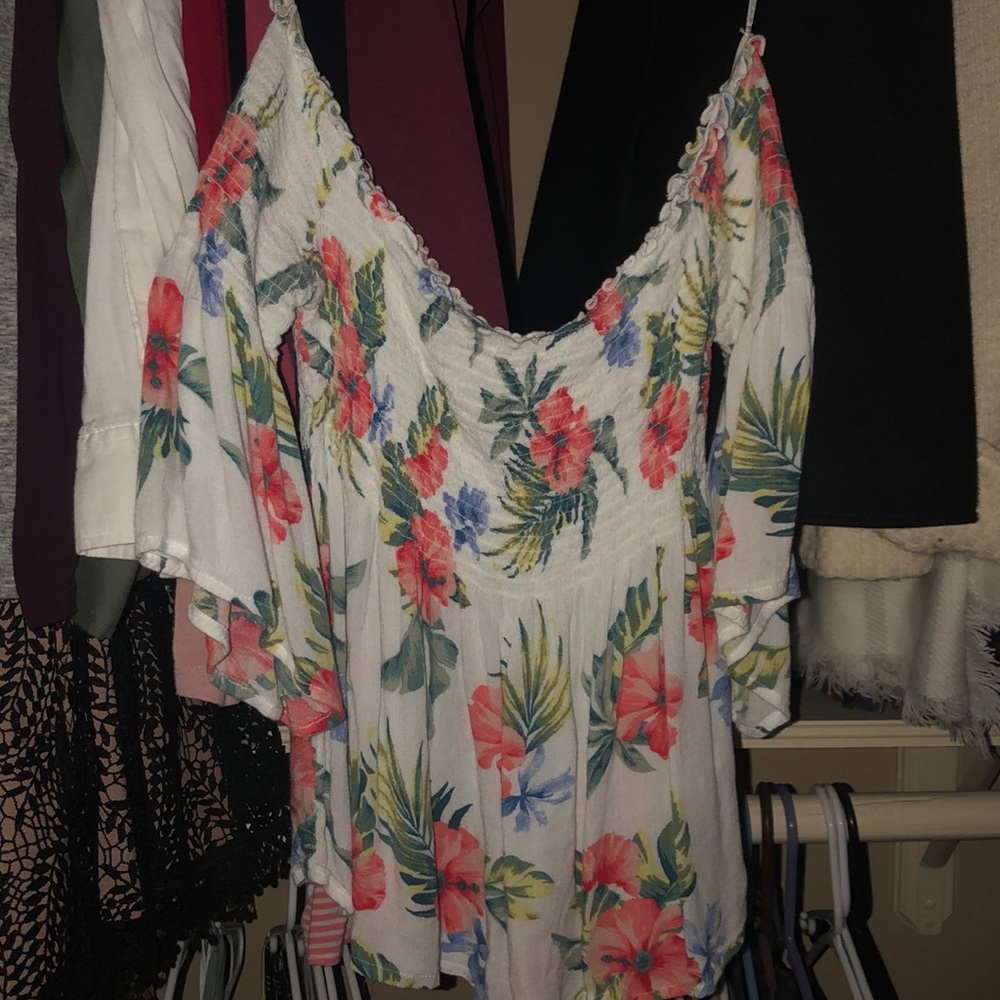 Off-the-shoulder top